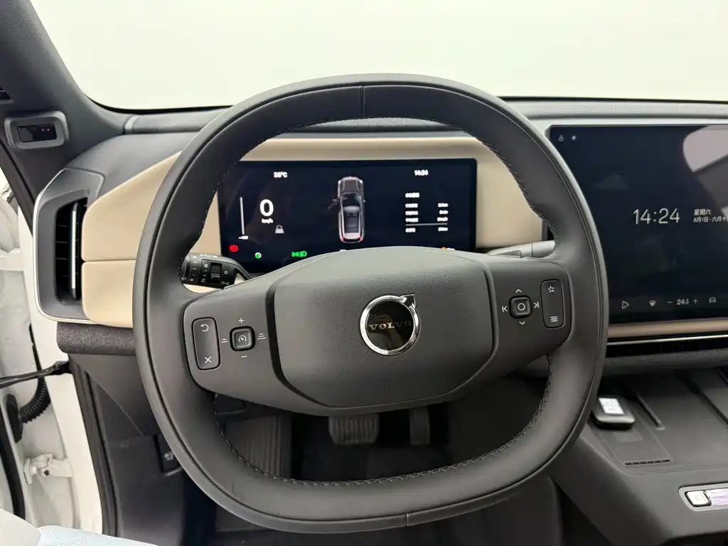 Volvo XC70 Plug-in Hybrid 2026 2026 4WD Ultra Long Range Plus