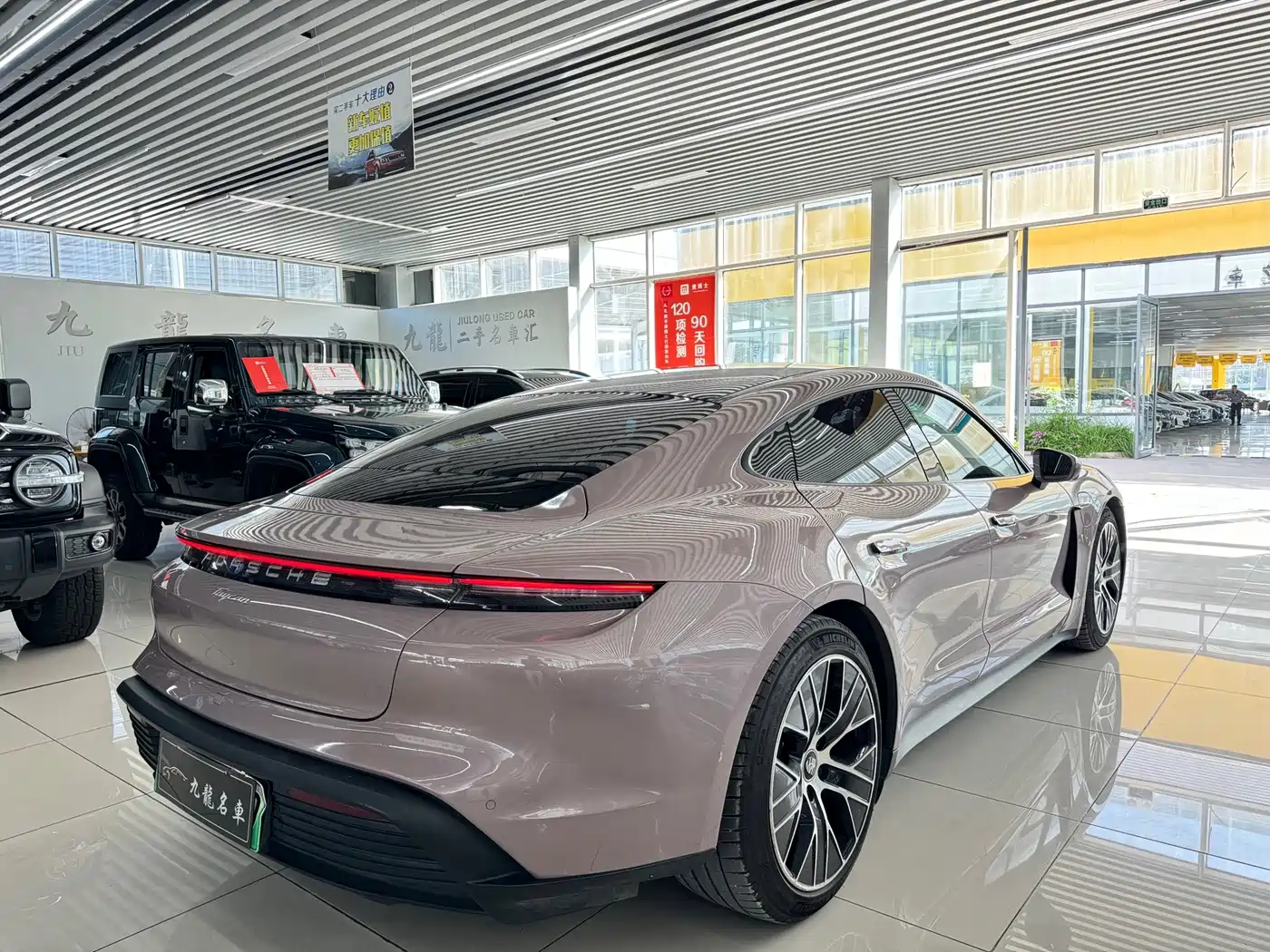 Porsche Taycan 2021 2020 Taycan