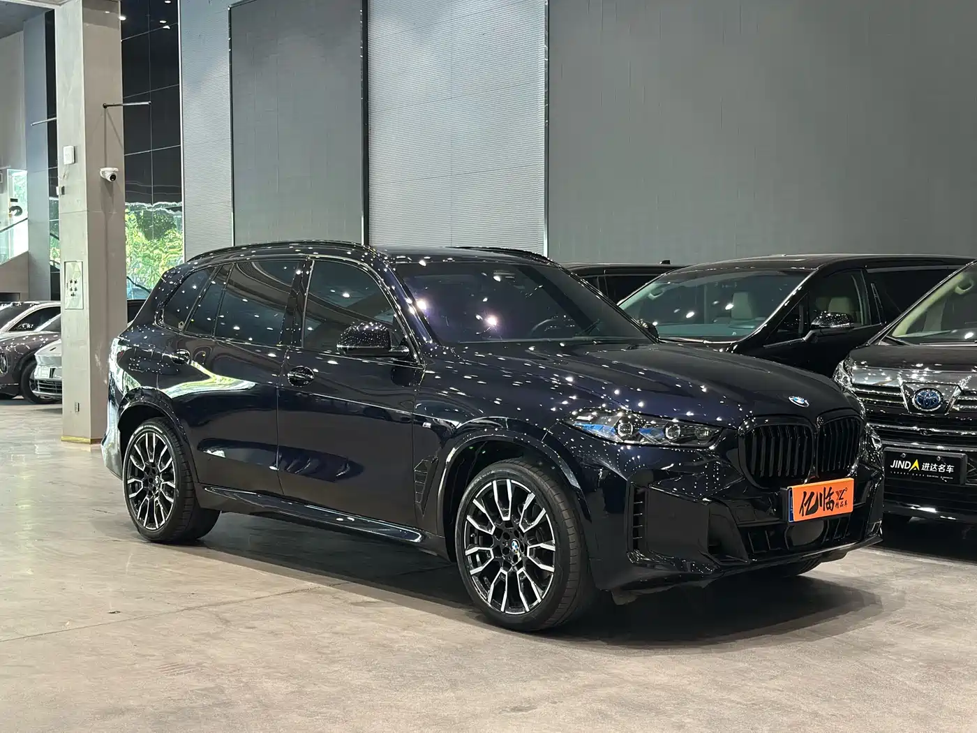 BMW X5 2023 xDrive 40Li M Sport Black Night Package фото 3