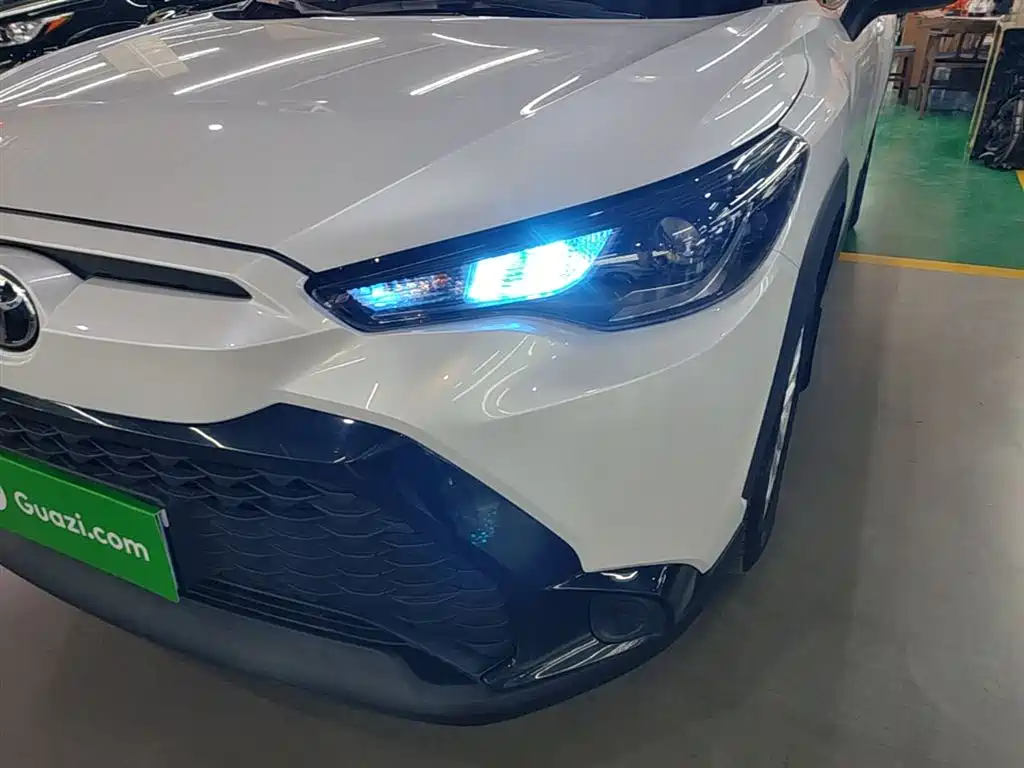 Toyota Frontlander 2023 2.0L CVT Leading Edition фото 24