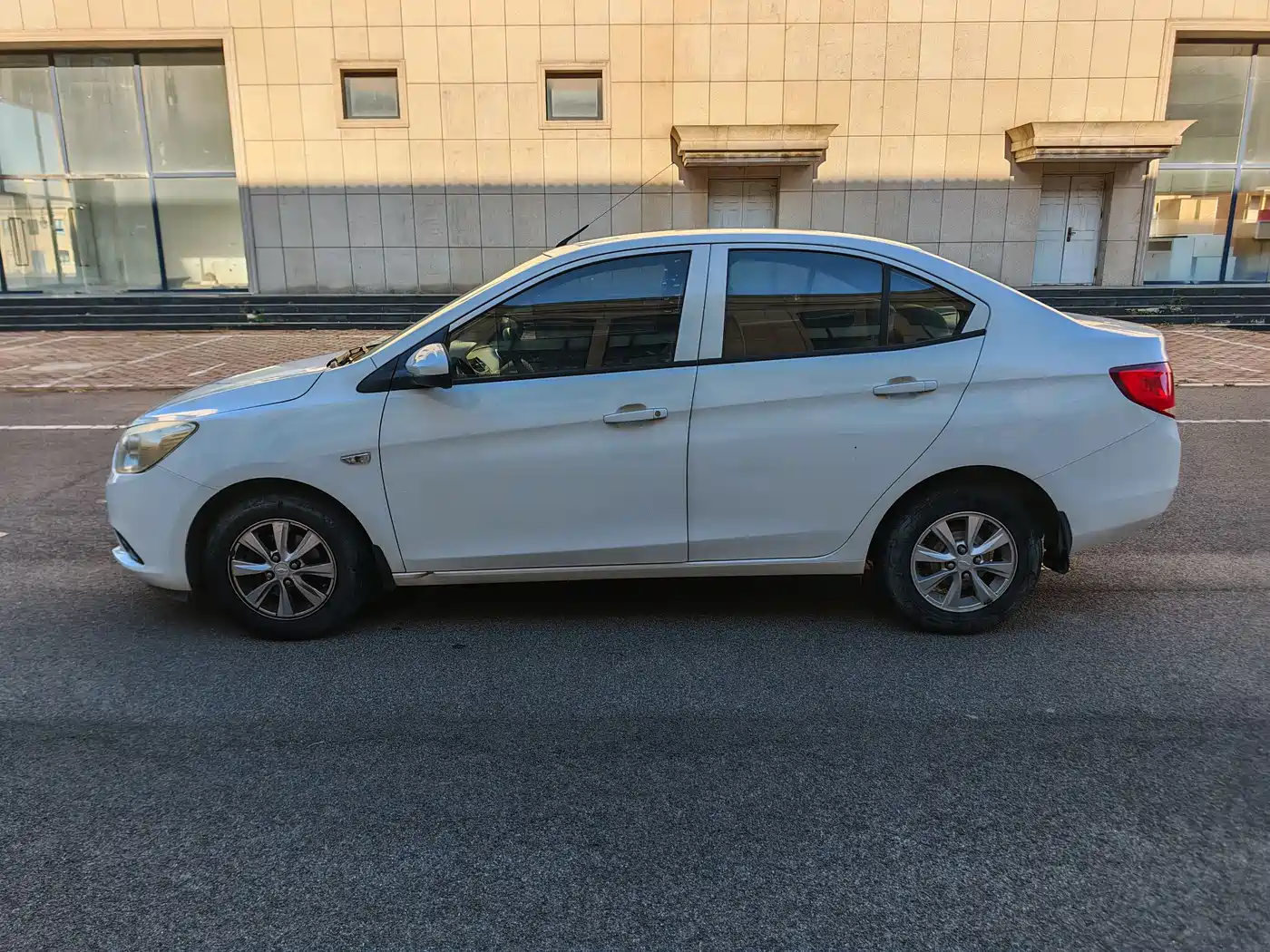 Chevrolet Sail 2015 Sail 3 1.3L AMT Ideal Edition фото 6
