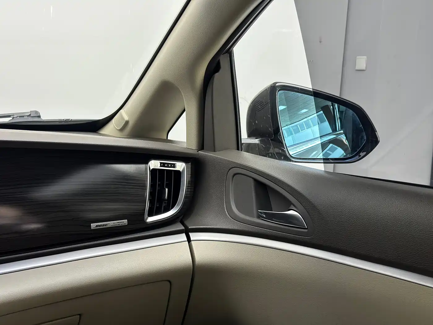 Buick GL8 2011 2011 3.0L XT Luxury Business Flagship