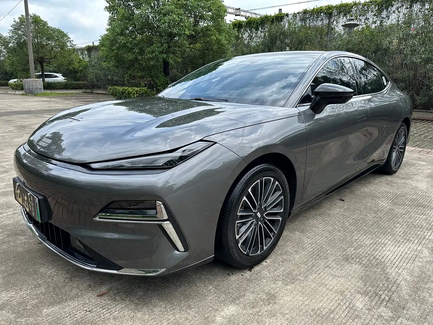 Geely Galaxy Galaxy Xingyao 8 2025 130km EM-i Premium Edition фото 4