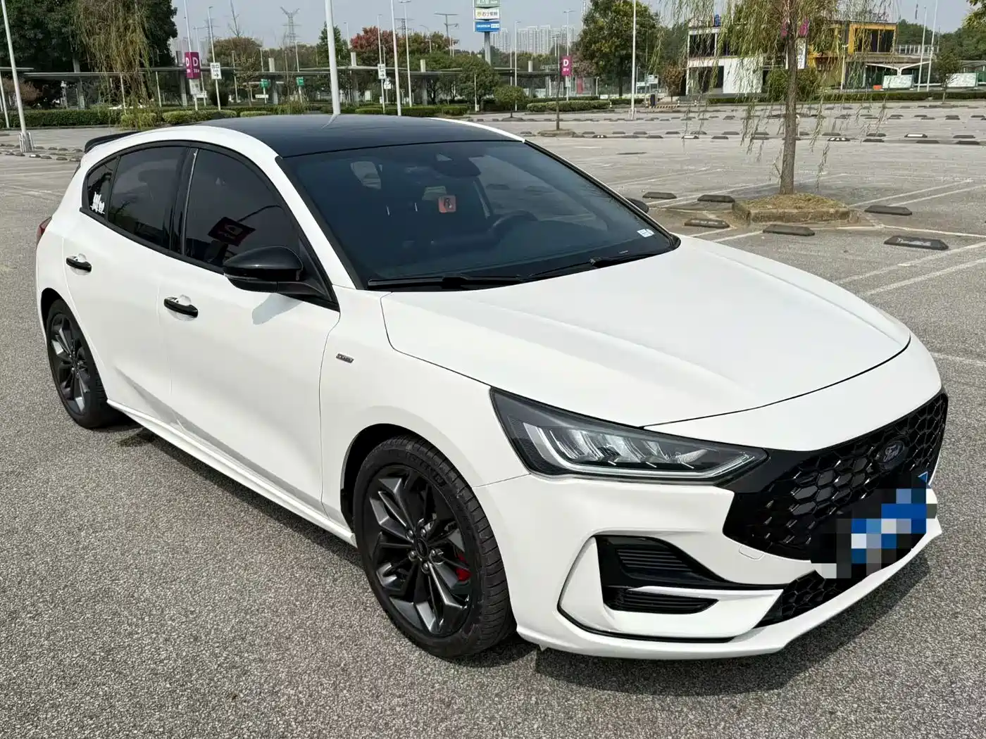 Photo 2 - Ford Focus