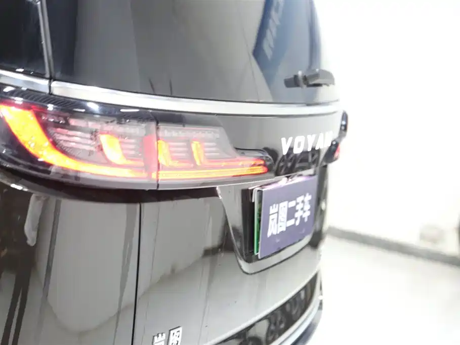 Voyah Auto Voyah Dreamer 2025 PHEV AWD Flagship Kunpeng Edition фото 20