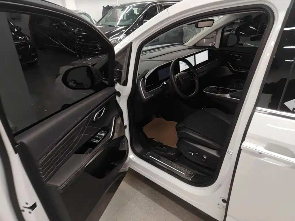 SAIC Maxus Maxus G90 2023 2023 2.0T Interstellar 7-seater