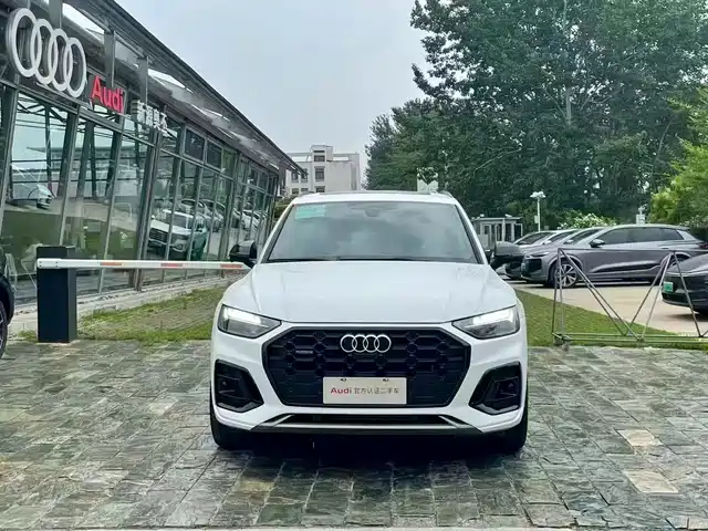 Audi Q5L 2024 Model 45 TFSI Luxury Dynamic — фото 2