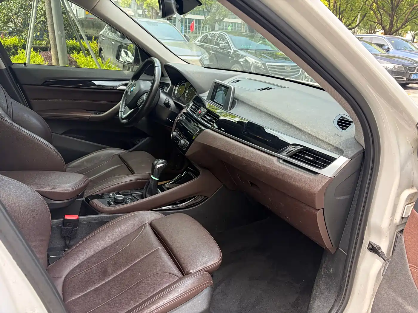 BMW X1 2018 sDrive18Li Premium Model фото 8