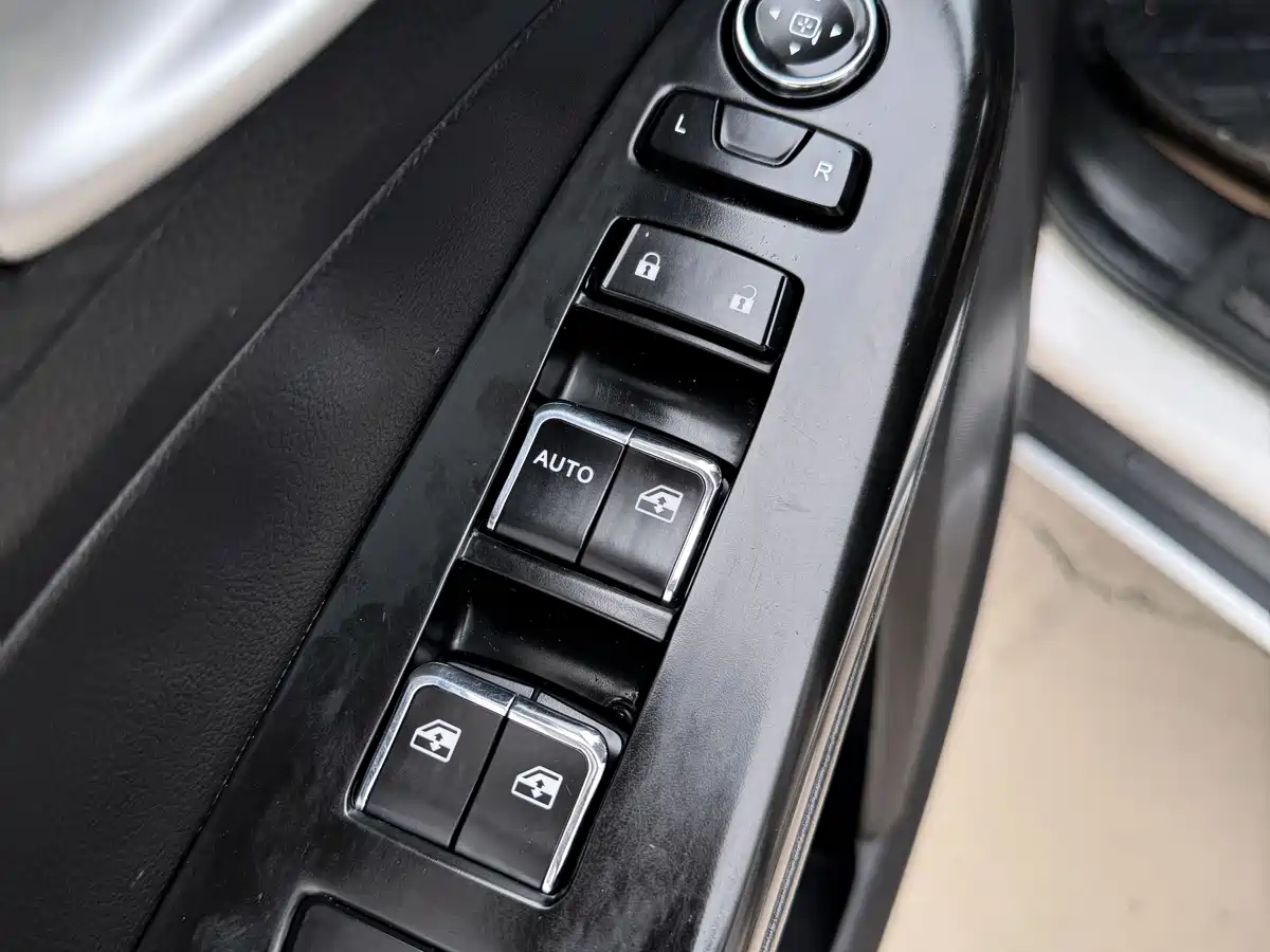 Baojun 730 2019 2019 1.5T CVT Fashion Edition 7-Seater China VI
