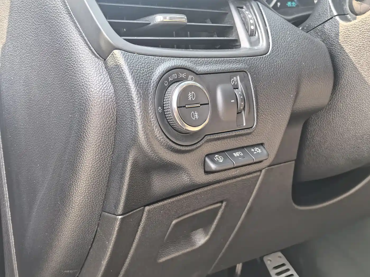 Buick Envision Plus 2018 28T 4WD Luxury фото 9