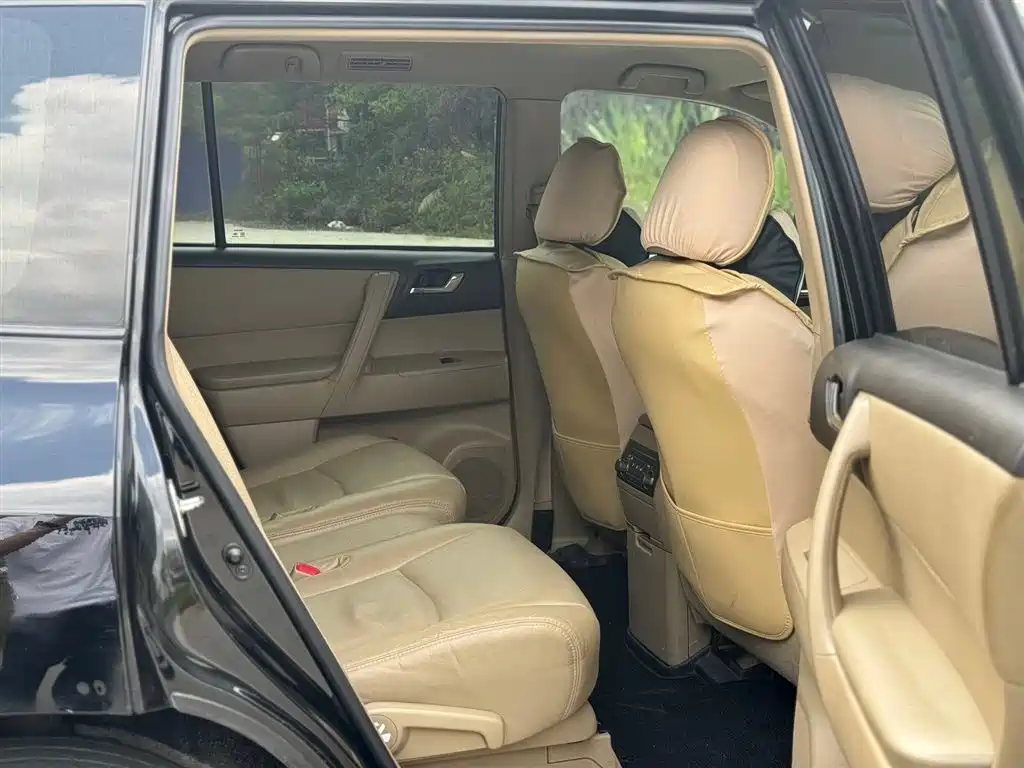 Toyota Highlander 2012 2.7L 2WD 7-Seat Elite фото 8
