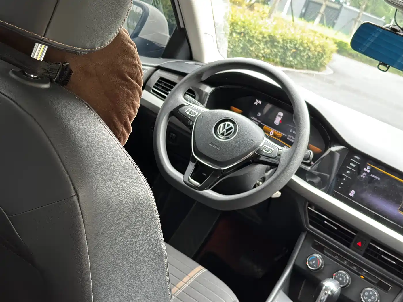 Volkswagen Lavida 2022 1.5L Auto Comfort Edition фото 13