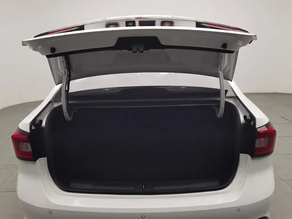 Roewe i5 2019 2019 20T Automatic 4G Connected Luxury Flagship Edition