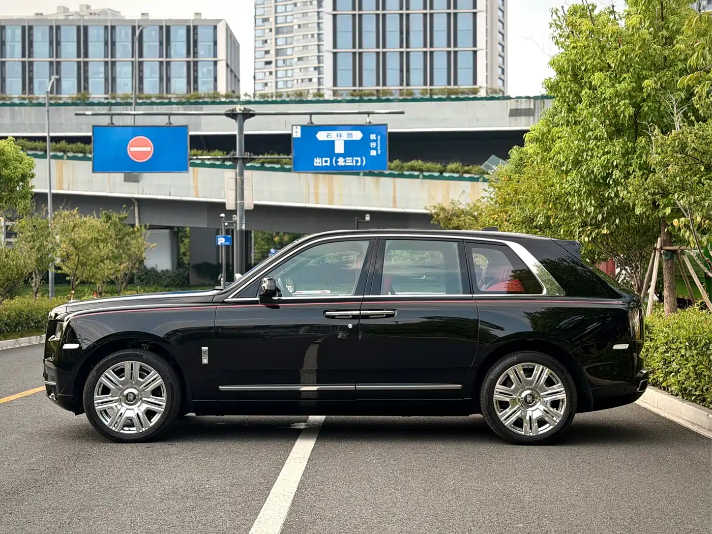 Rolls-Royce Cullinan 2024 2024 4-Seater