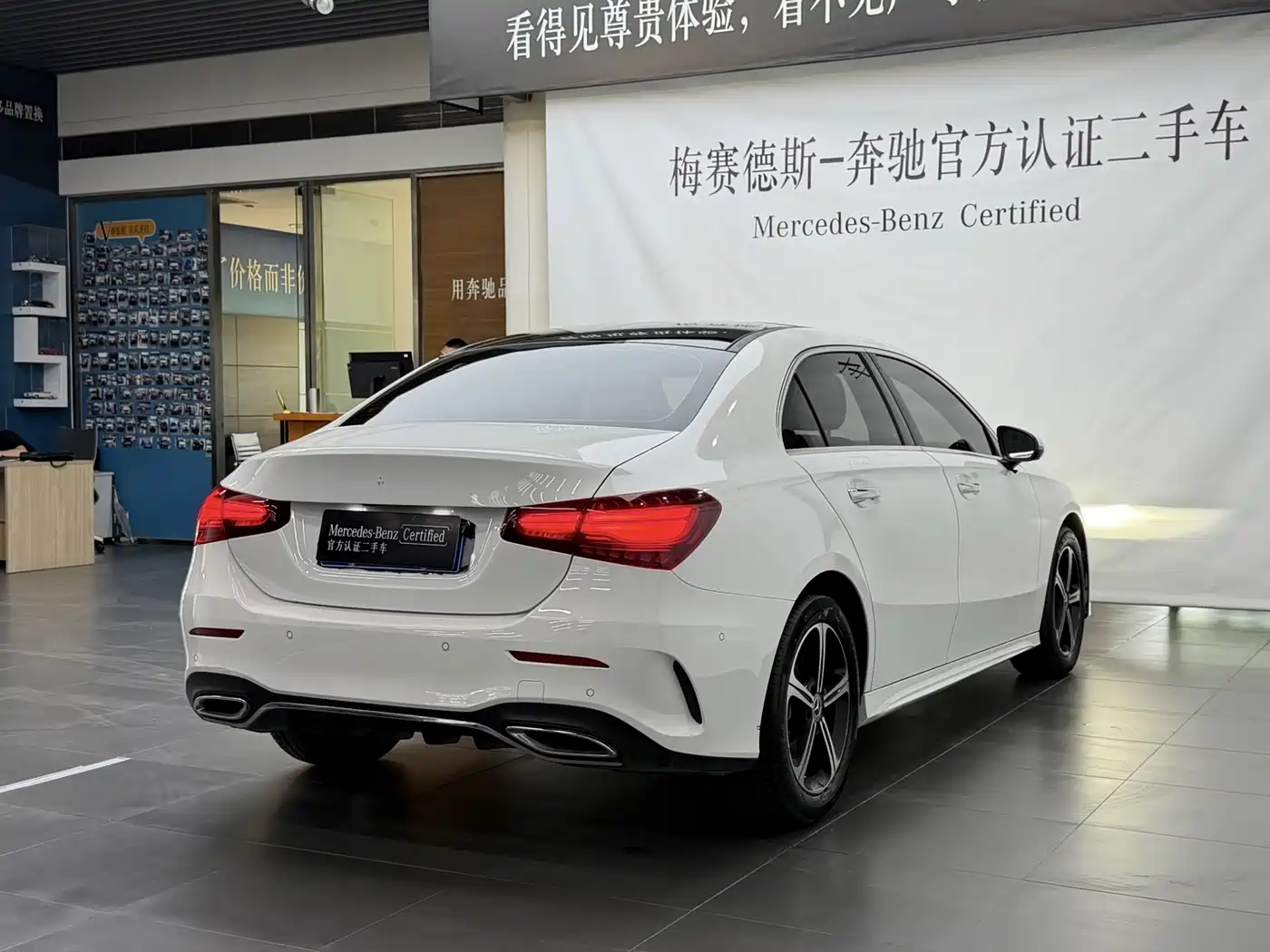 Mercedes-Benz A-Class 2024 A 200 L Fashion Edition фото 3