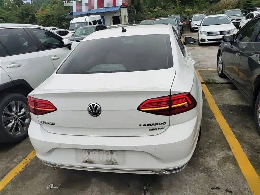 VOLKSWAGEN LINGDU