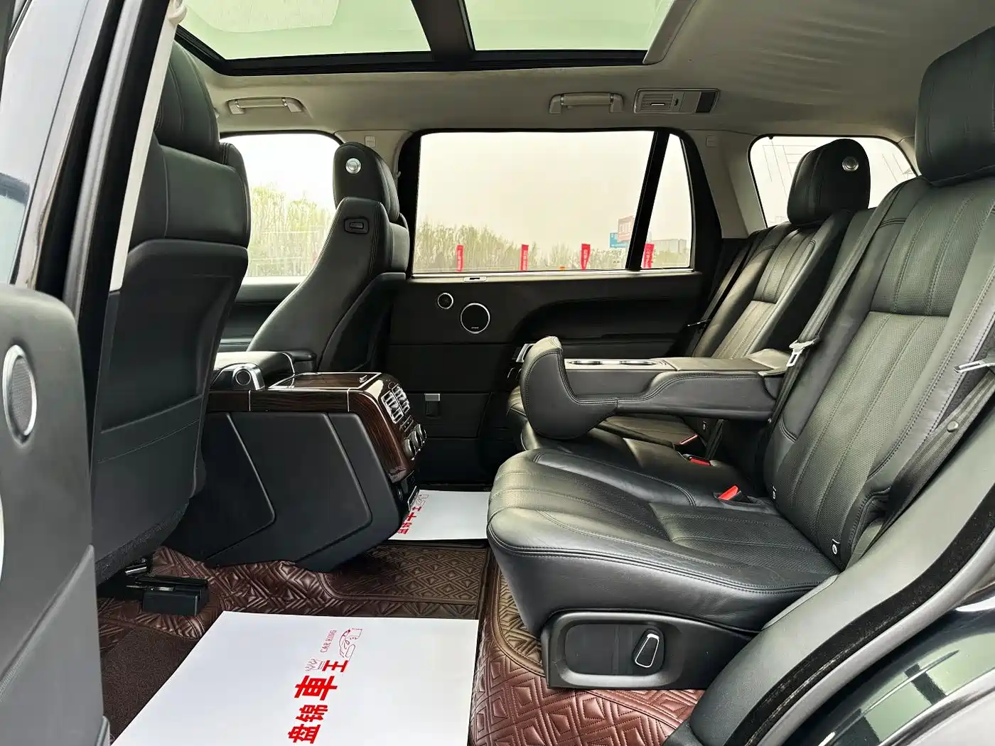 Land Rover Range Rover 2015 3.0 SC V6 Vogue SE Genesis Extended Edition фото 12