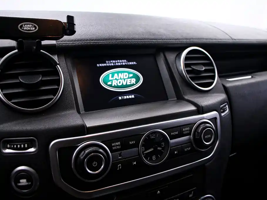 Land Rover Discovery 2016 3.0 SC V6 SE фото 8