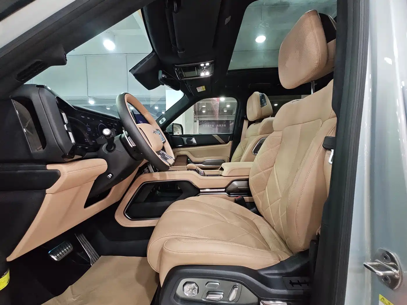 Fang Cheng Bao Leopard 8 2026 2025 Zhiyong Flagship 7-Seater