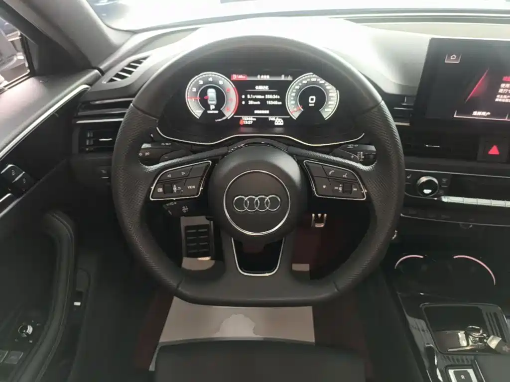 Audi A4L 2025 2024 40 TFSI Luxury Dynamic