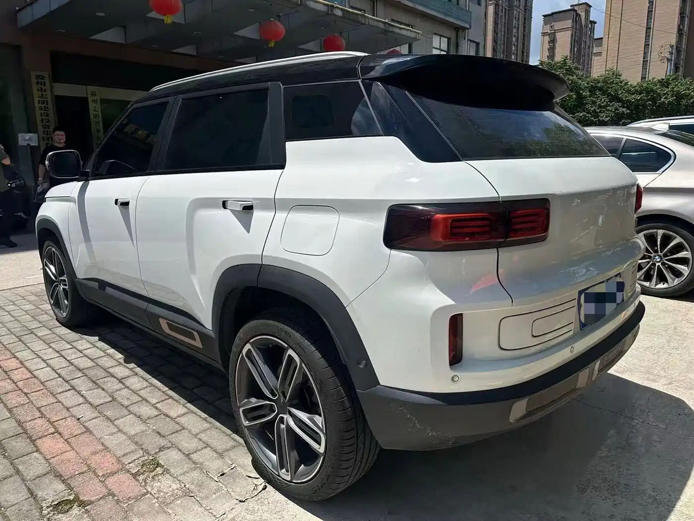 Фото 7 - Geely ICON