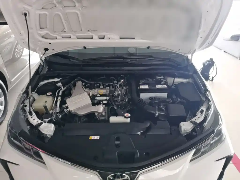 Фото 20 - Toyota Corolla