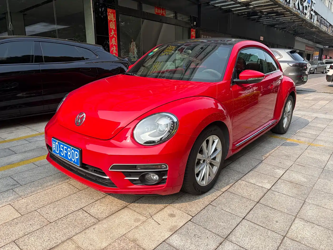 Volkswagen Beetle 2018 180TSI Trend Joy Edition фото 3