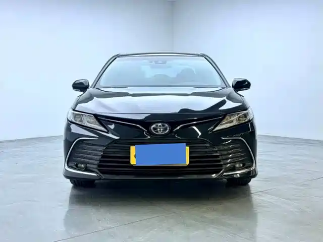 Toyota Camry 2023 Hybrid 2.5HGVP Leading Edition — фото 2