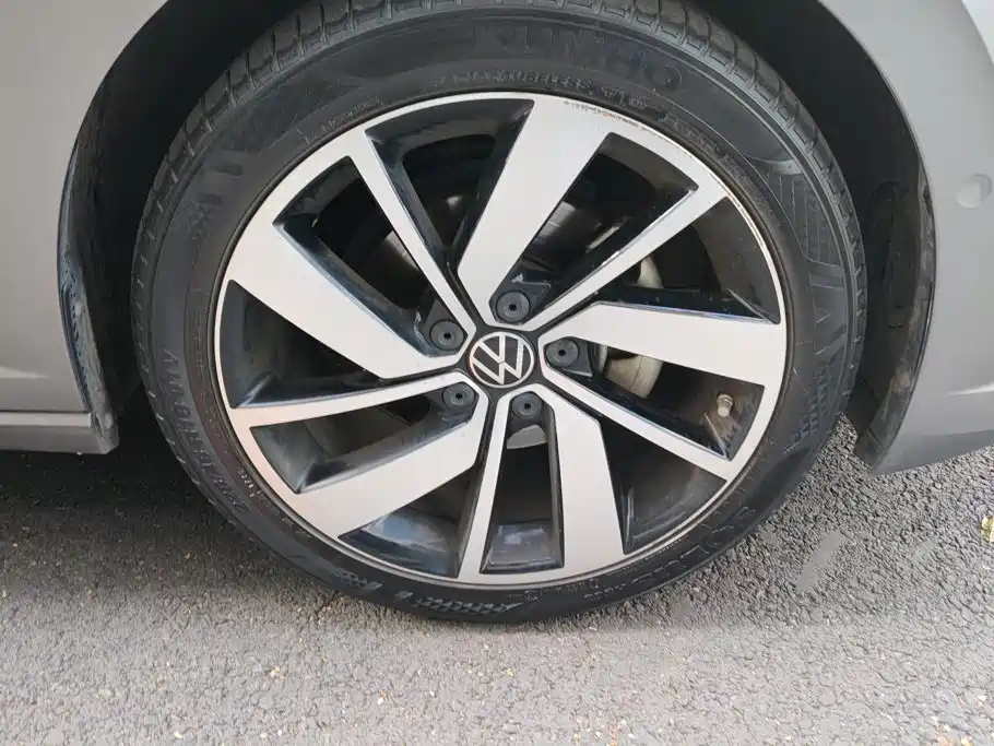 Photo 6 - Volkswagen Sagitar