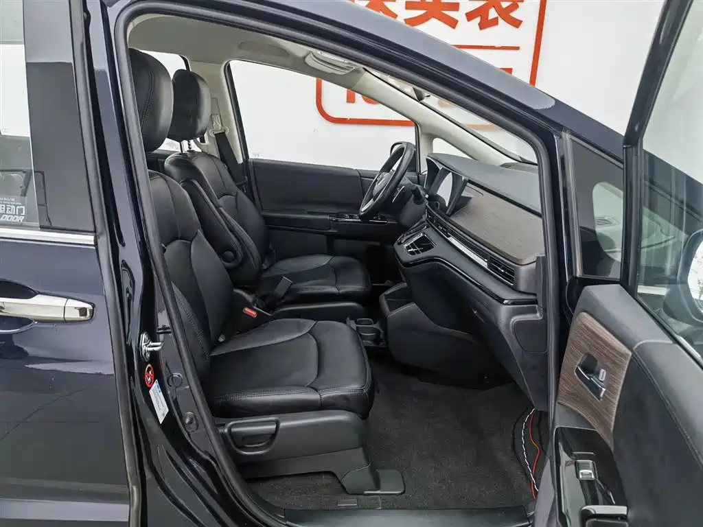 Honda Odyssey 2024 2.0L e:HEV Sharp·Comfort Edition фото 23