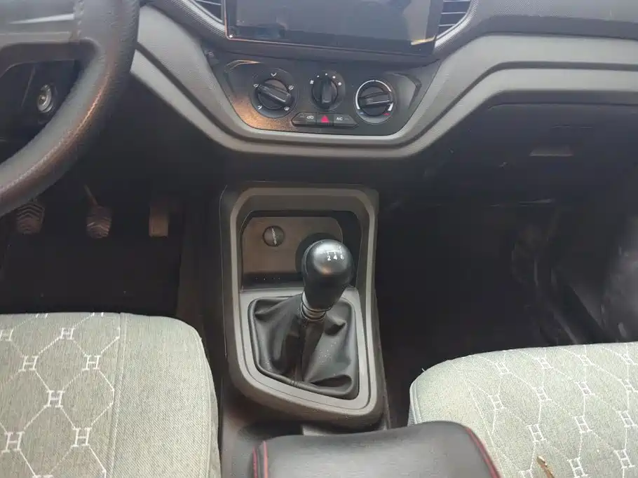Wuling Motors Wuling Hongguang V 2025 2022 1.5L Power Take Edition Electric Power Steering LAR
