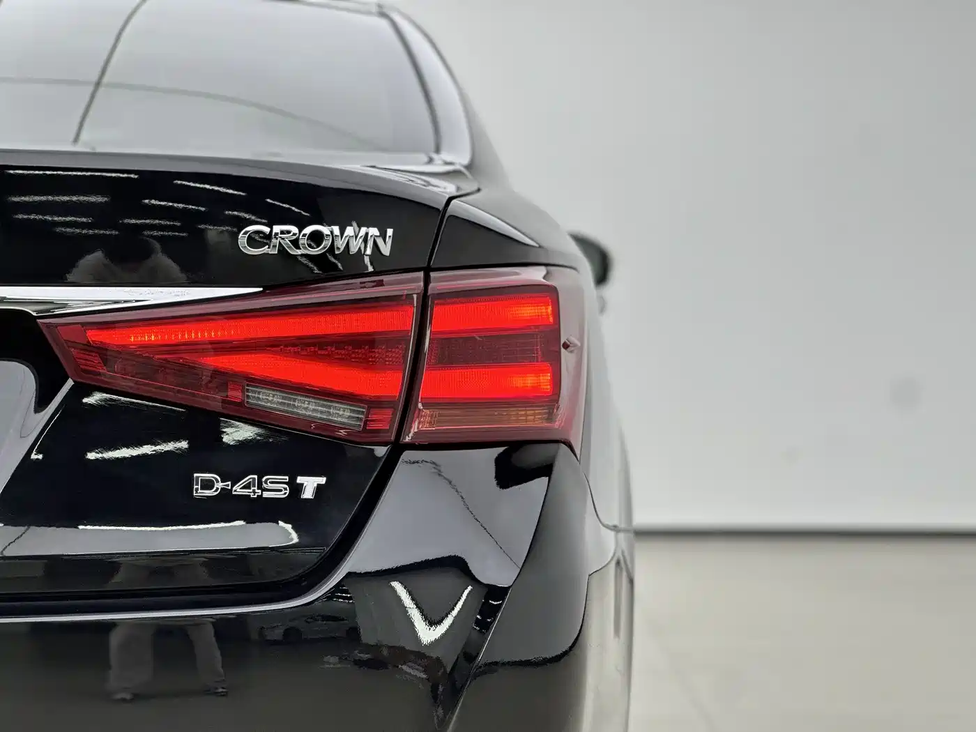 Toyota Crown 2015 2.0T Luxury фото 14