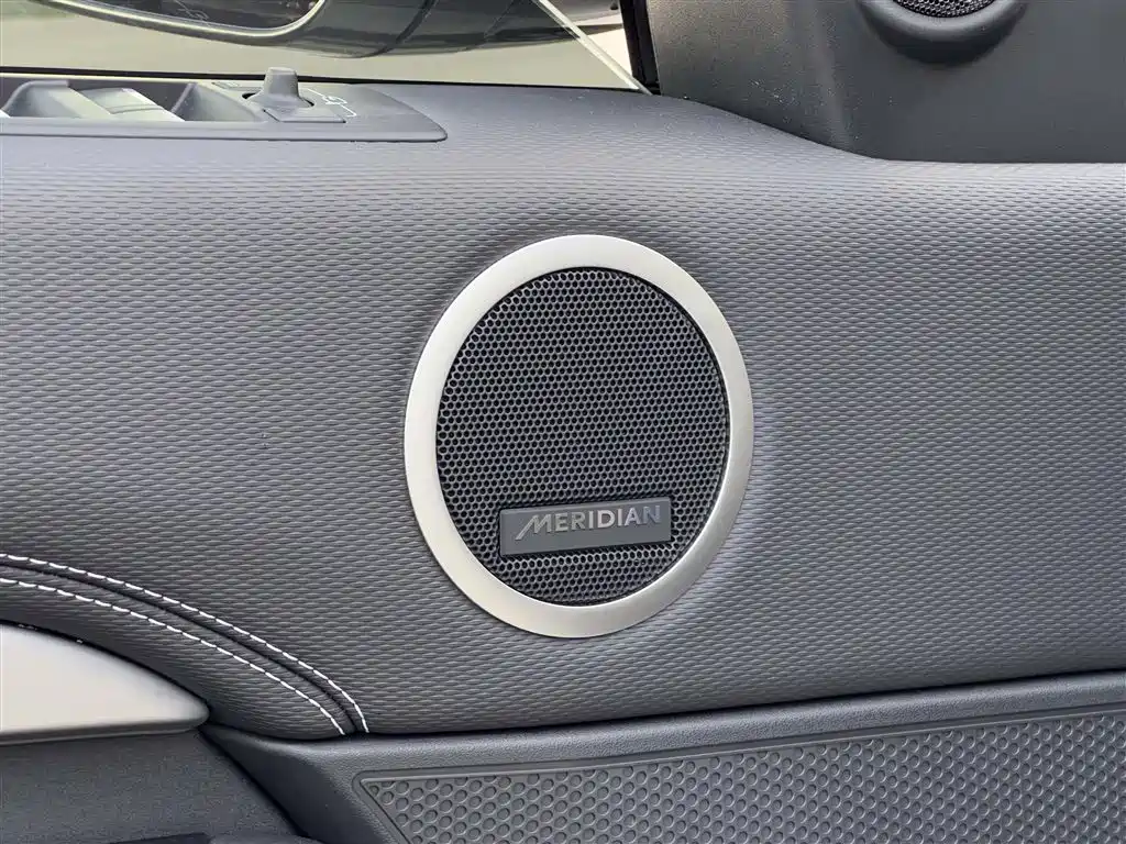 Land Rover Discovery 2023 Facelift 360PS R-Dynamic S фото 16