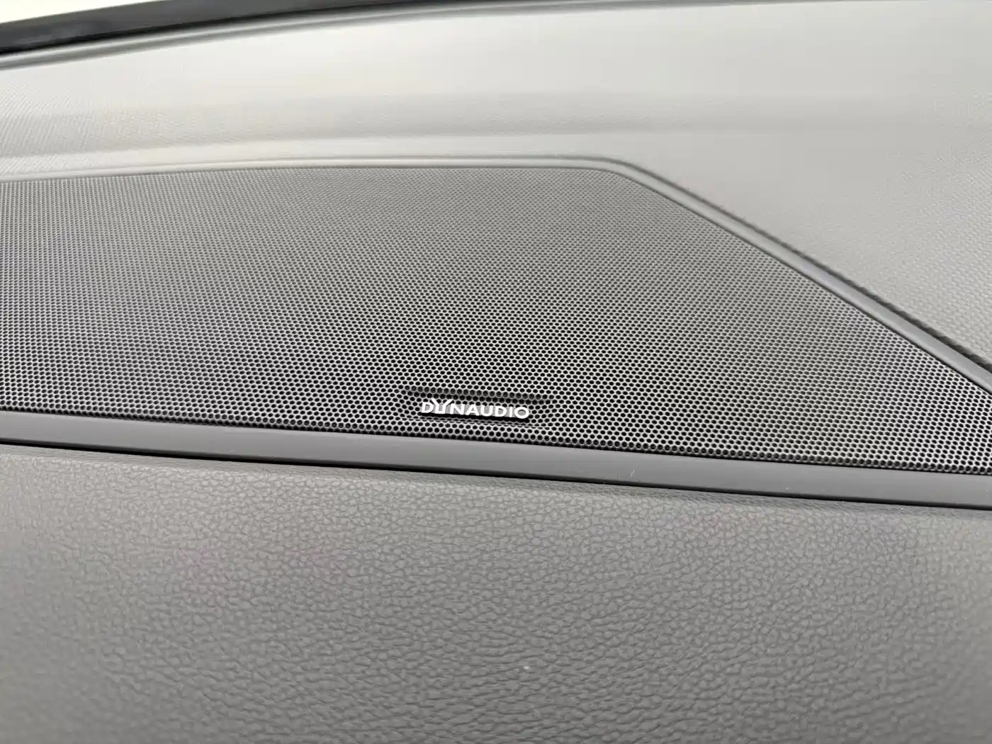 VOLKSWAGEN TIGUAN L NEW ENERGY