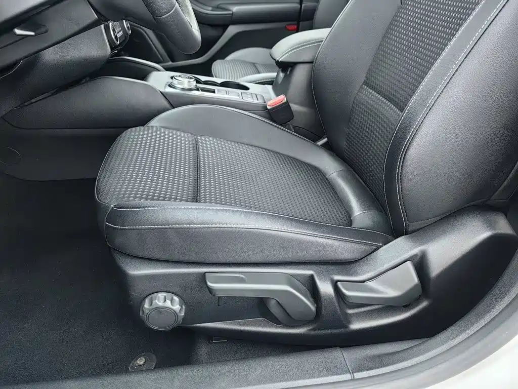 Фото 20 - Ford Focus