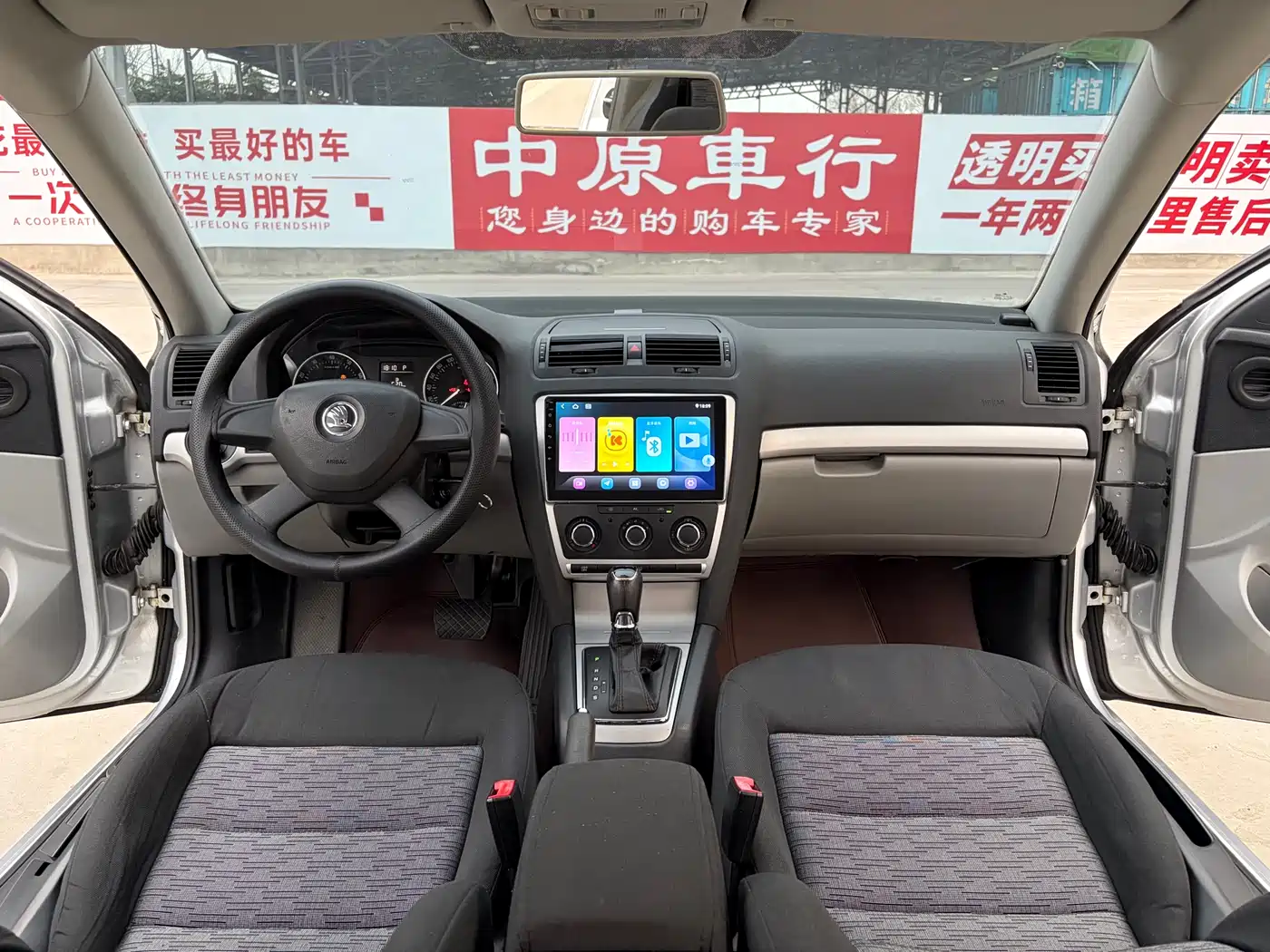 Škoda Octavia 2014 1.6L Auto Yijie Edition фото 8