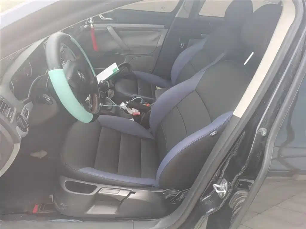 Škoda Octavia 2014 1.6L Manual Excellence Edition фото 15