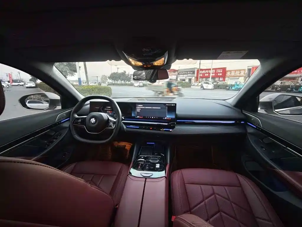BMW 5 Series 2024 525Li Luxury Package фото 6