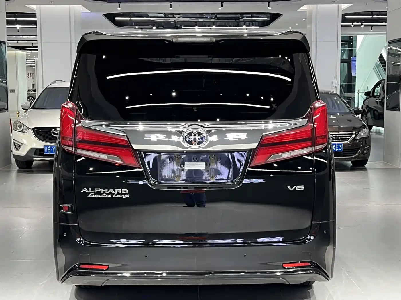 Toyota Alphard 2018 Facelift 3.5L Luxury Edition фото 5