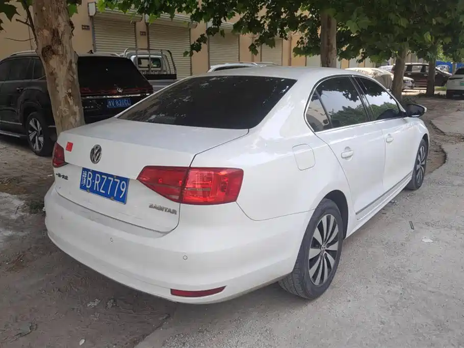 Volkswagen Sagitar 2018 1.6L Automatic Comfort фото 3