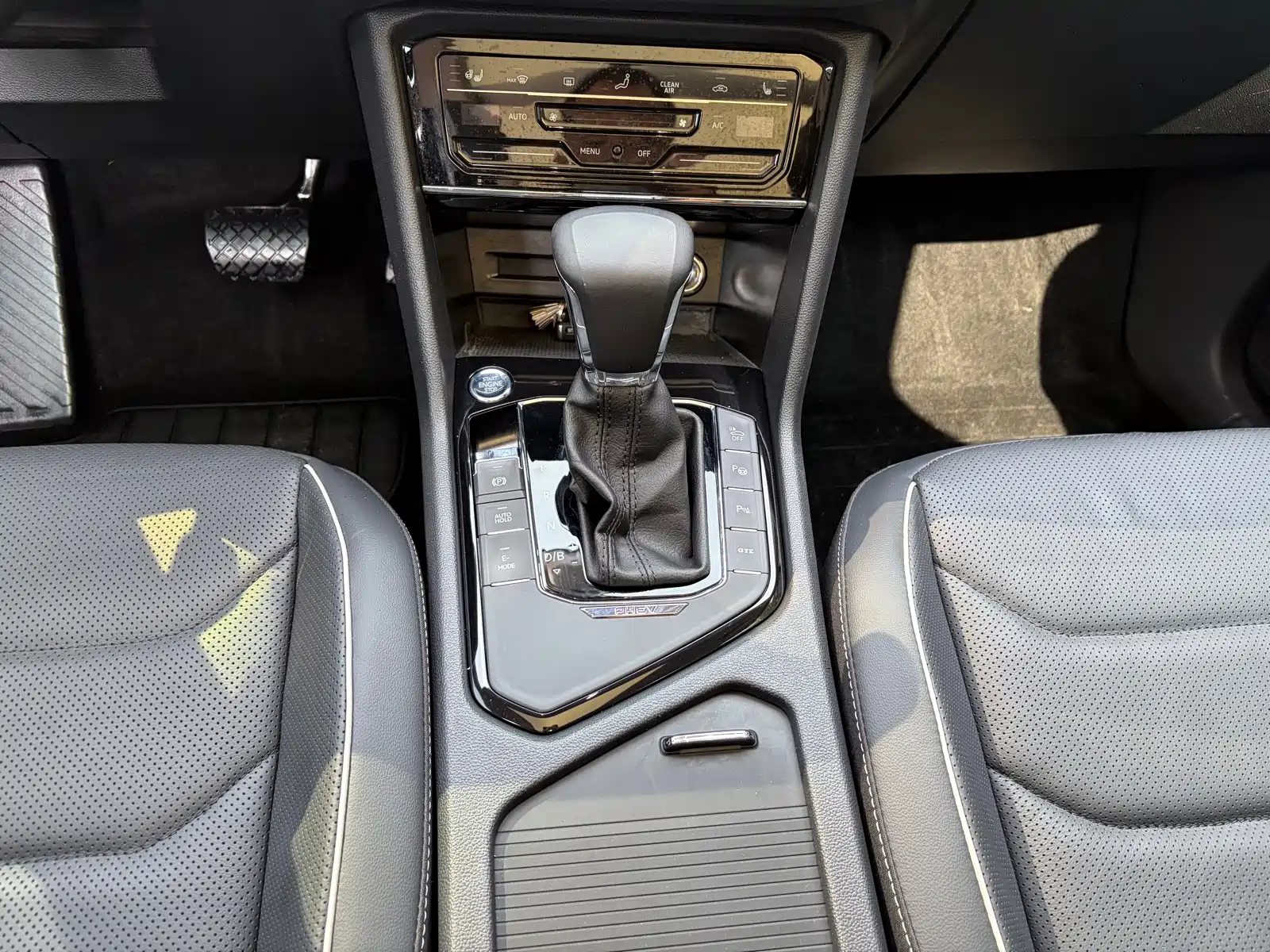 Фото 12 - Volkswagen Tiguan L PHEV