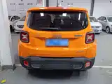 Photo 6 - Jeep Renegade