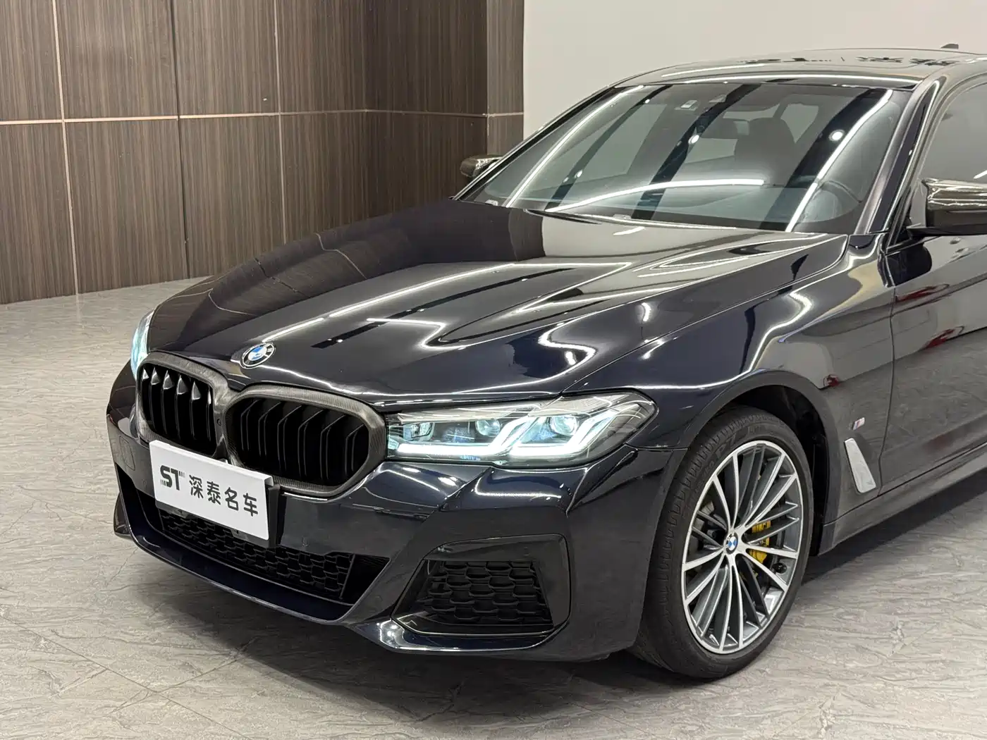 BMW 5-SERIES