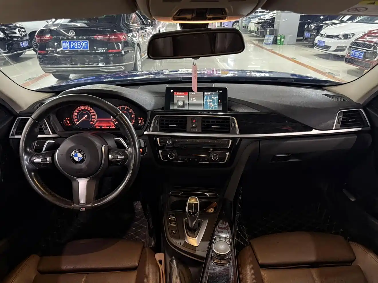 Photo 4 - BMW 3 Series