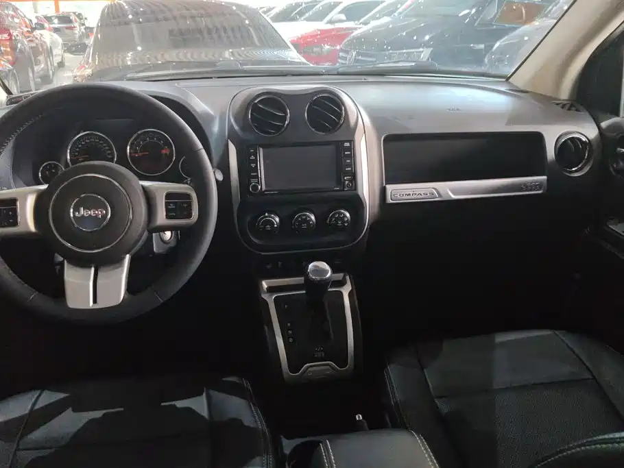 Jeep Compass (Import) 2013 2014 2.0L 2WD Luxury Edition
