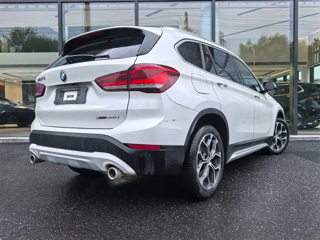 BMW X1 2022 sDrive25Li Leading фото 3
