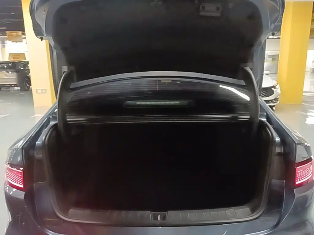 صورة 19 - BYD Seal 05