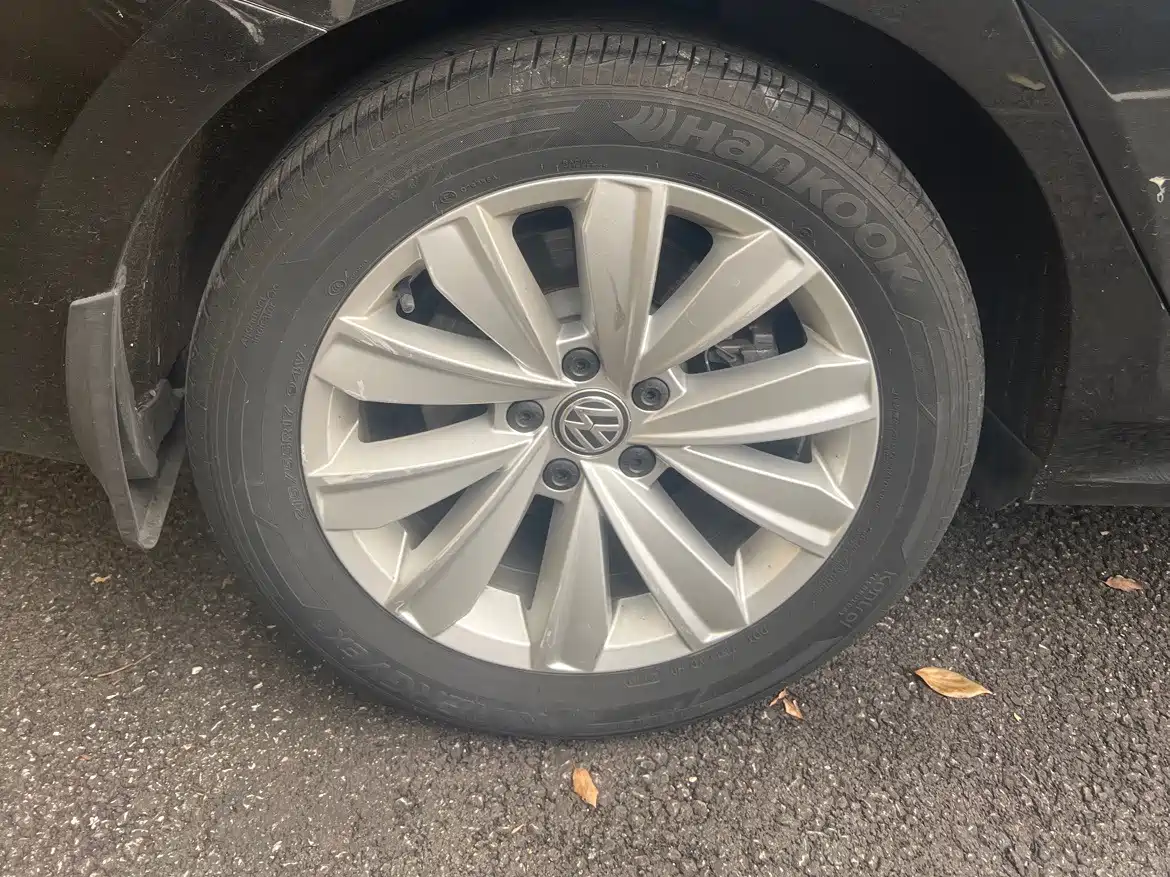 Фото 7 - Volkswagen Passat