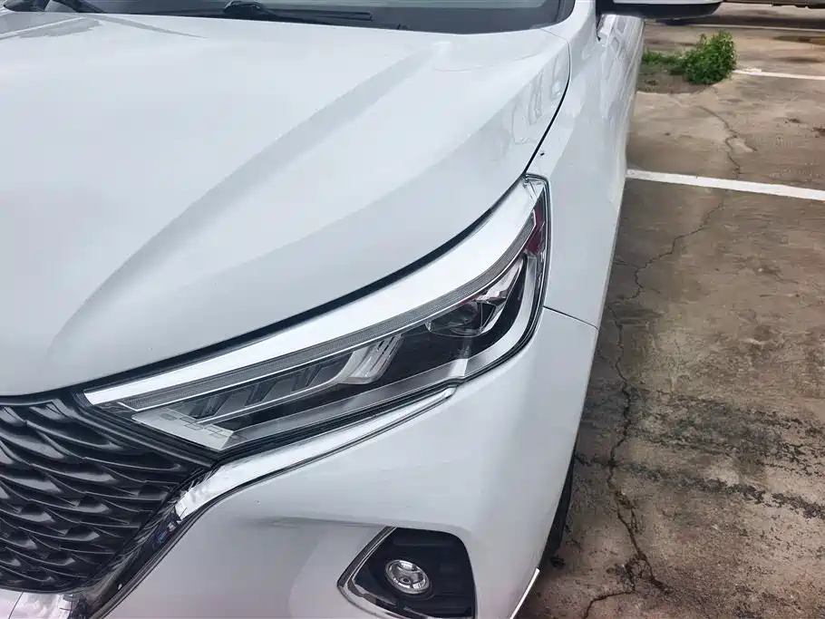 Haval M6 2021 PLUS 1.5T DCT Luxury Smart Connect фото 5
