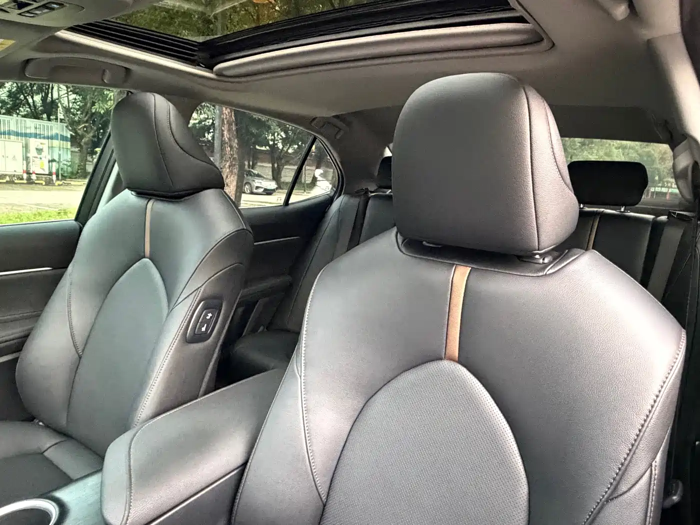 Фото 6 - Toyota Camry
